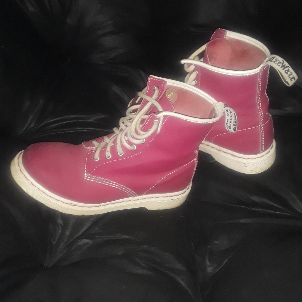 VINTAGE Dr. Martens Red Airwalk boots!!